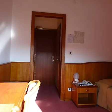 Roma فندق