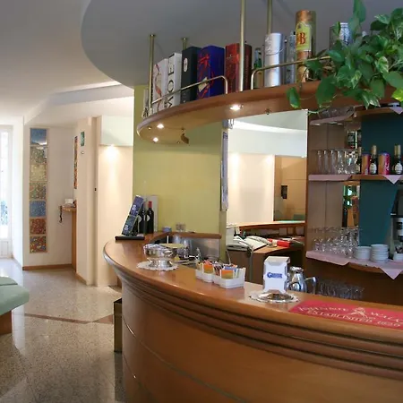 Hotel Roma 3*